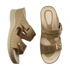 European and American-style women's thick-soled slippers with rivet buckles