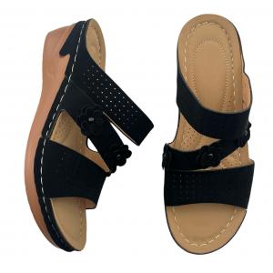 Flip-flop floral sandals with stitching